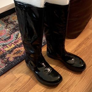 Earth Black Patent Tall waterproof zip Boot Negative heal technology